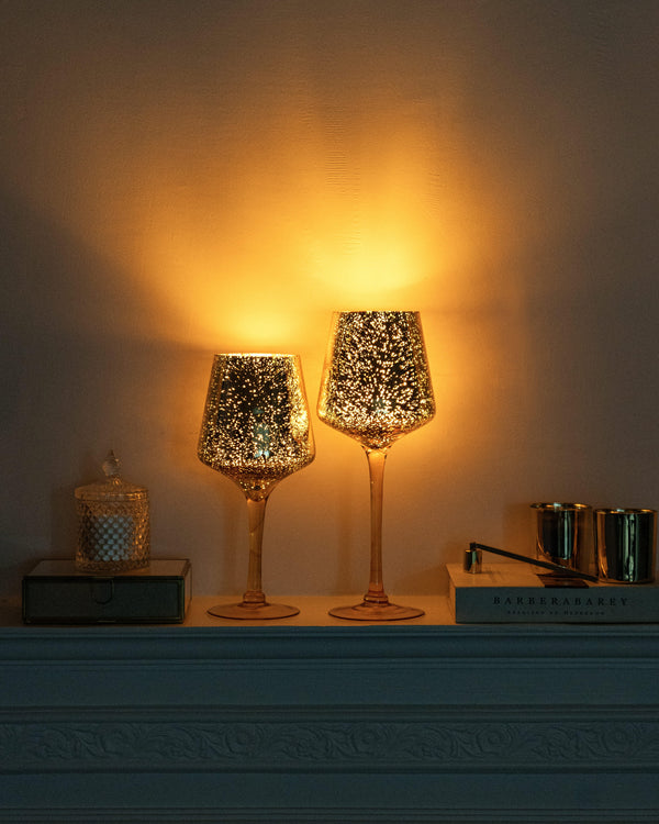 Queen on foot candle holder (set of 2)